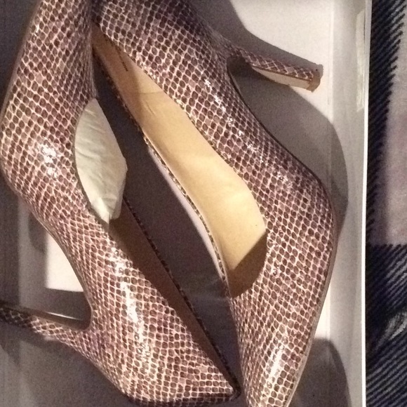 Nine West scaled black,grey, pink and taupe pump - Picture 4 of 4